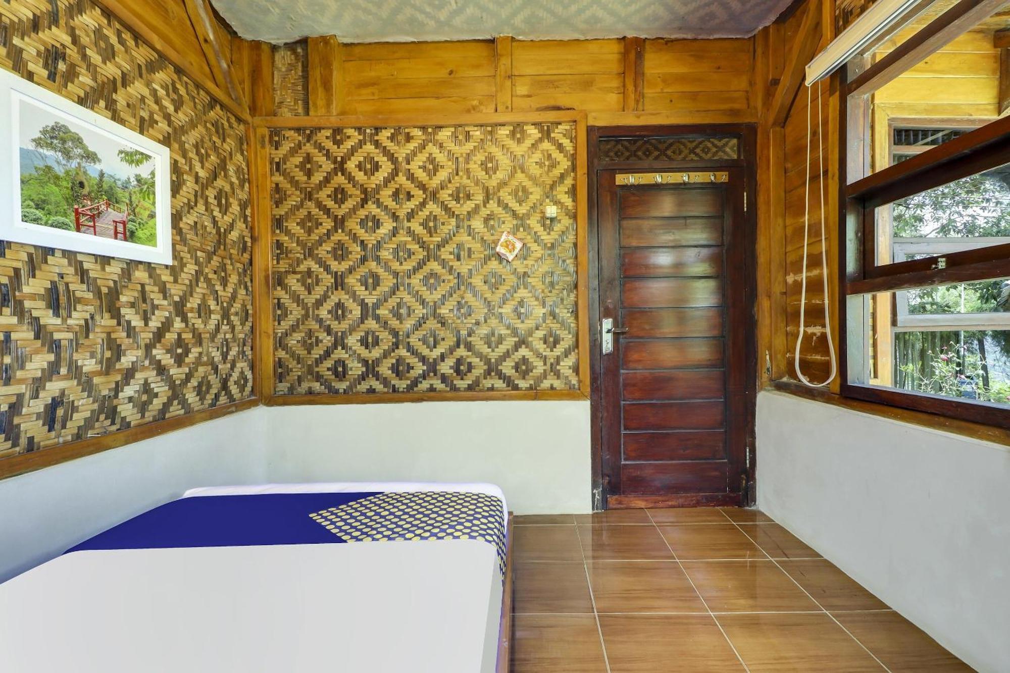 Oyo Homes 90956 Desa Wisata Guranteng Pendjalu Exterior photo